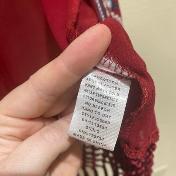 Umgee burgandy embroidered kimono top with fringe  small - Picture 4 of 5